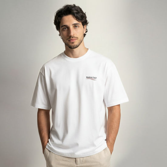 T-shirt blanc Balenciaga pour campagne politique