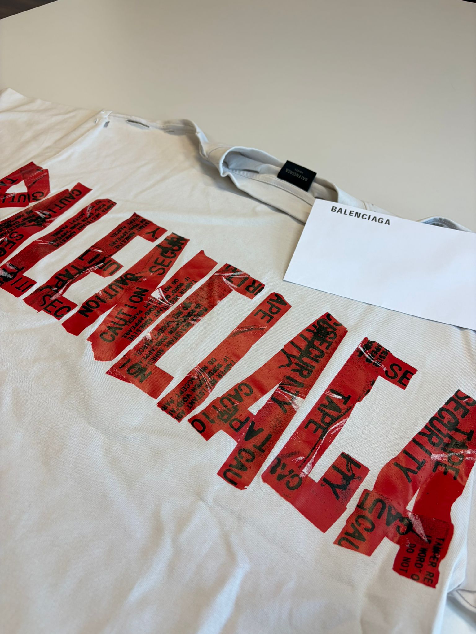 Guide pour choisir le bone modèle de T-shirt Balenciaga