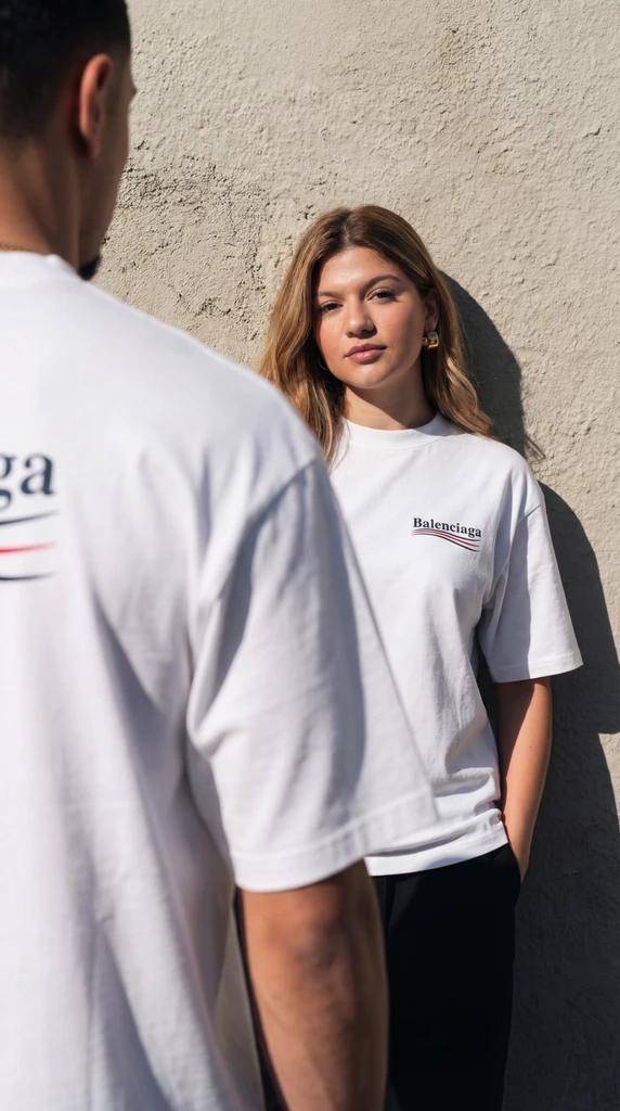 T-shirt blanc Balenciaga pour campagne politique